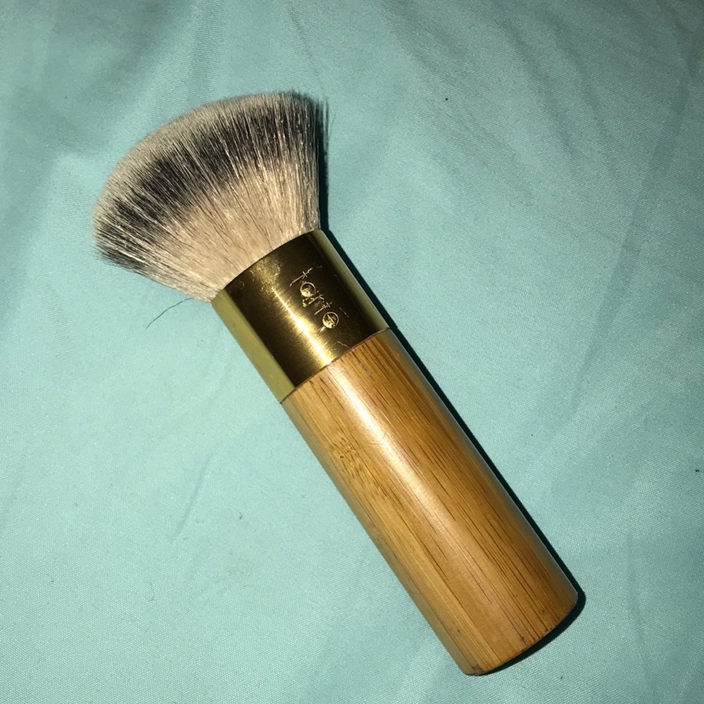 Makeup brush